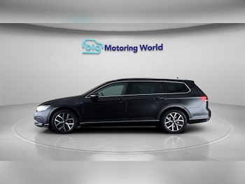 Used Volkswagen Passat 2022 for sale - 79448307: Photo
