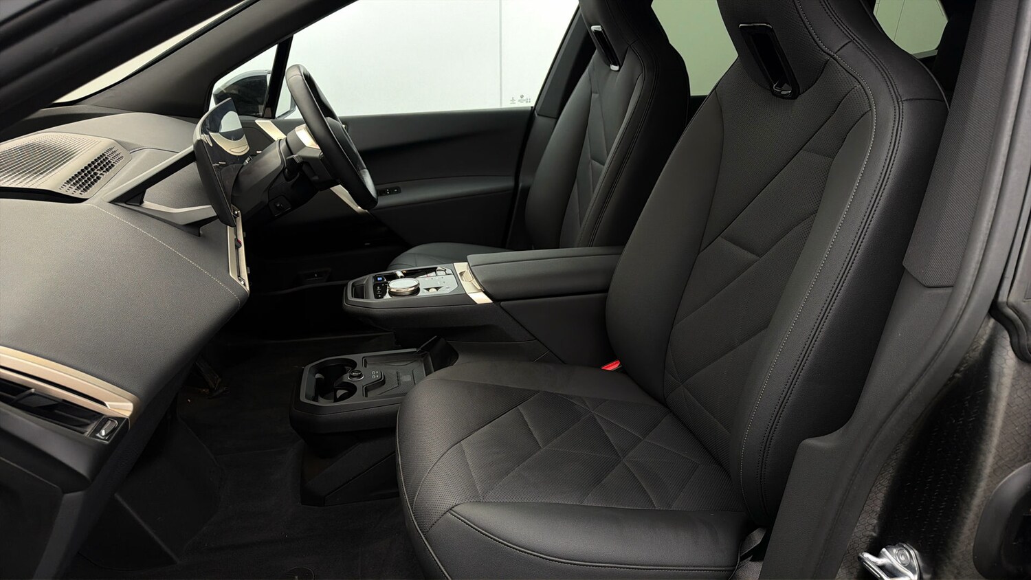 Used BMW iX 2022 for sale - 77946880: Photo 13