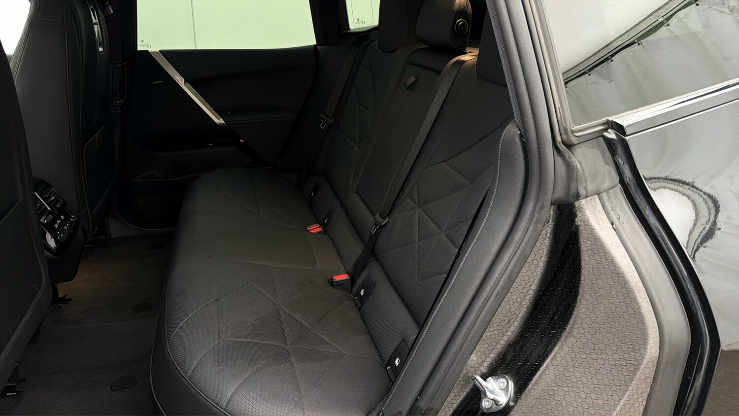 Used BMW iX 2022 for sale - 77946880: Photo 15