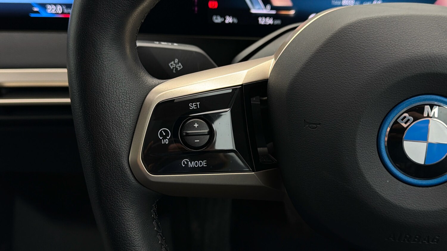 Used BMW iX 2022 for sale - 77946880: Photo 22