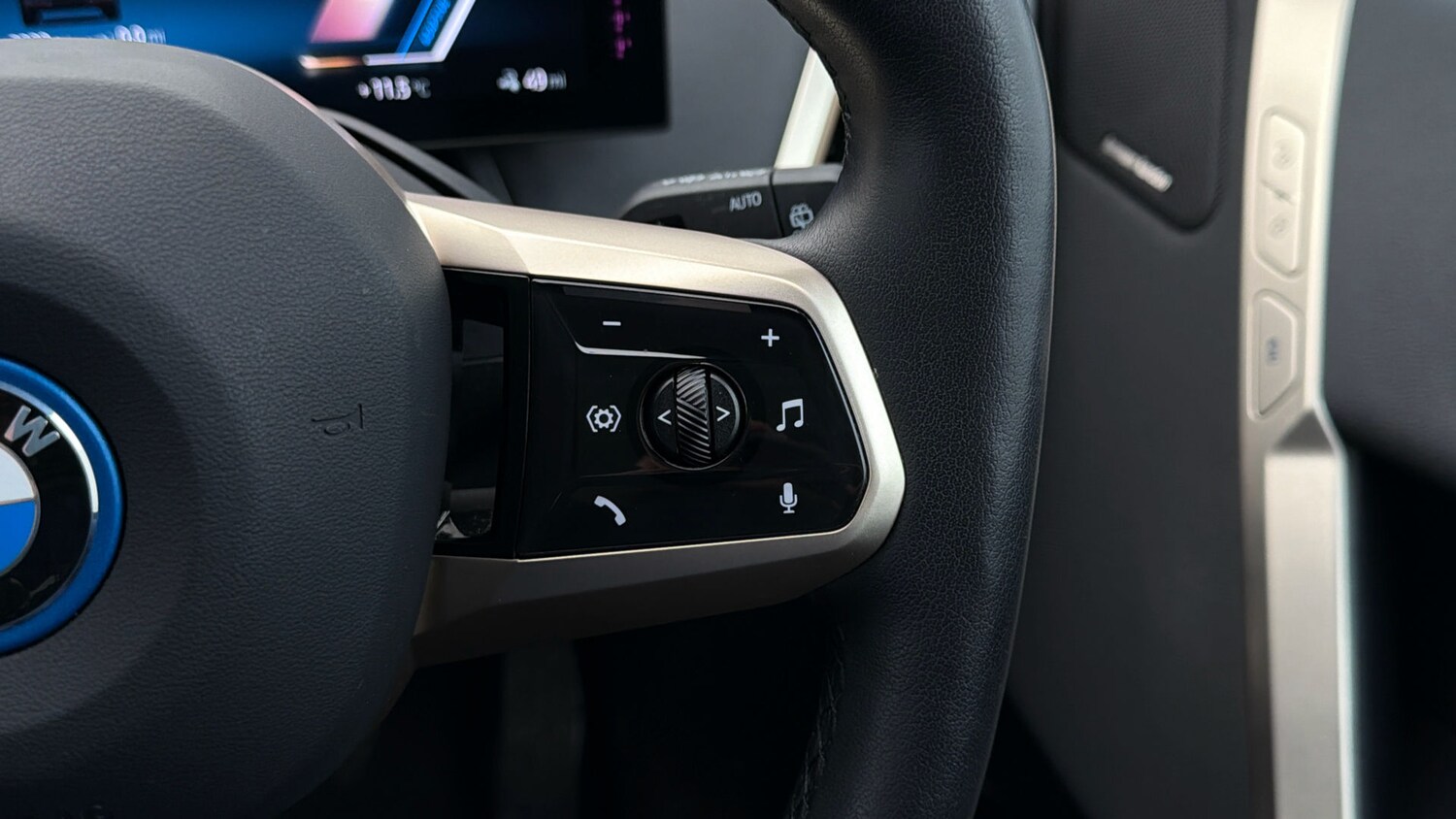Used BMW iX 2022 for sale - 77946880: Photo 23