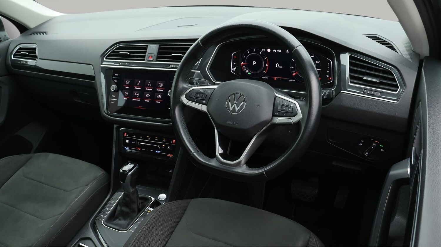 Used Volkswagen Tiguan for sale - 76388988: Photo 10