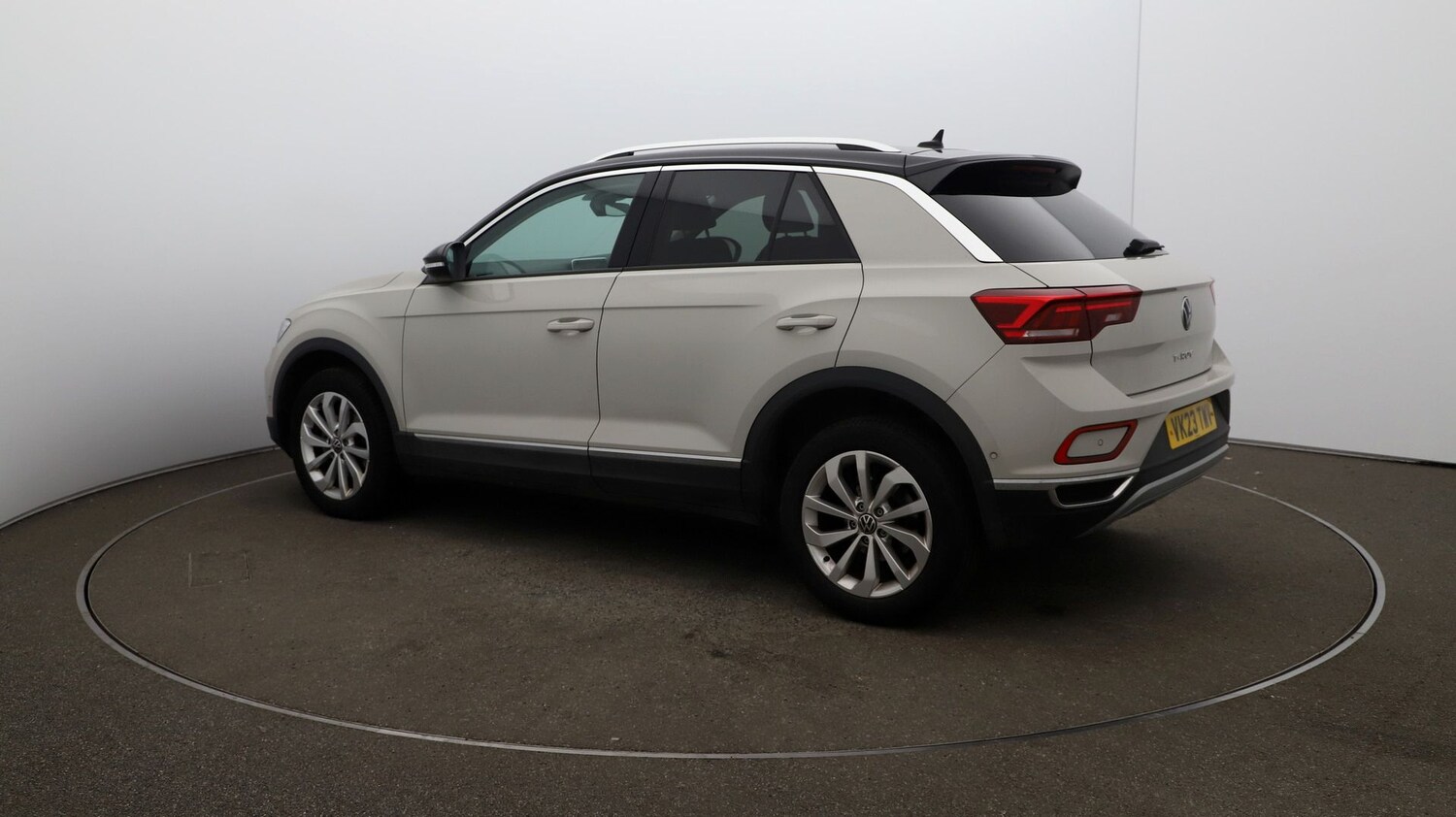 Used Volkswagen T-Roc for sale - 76809958: Photo 29