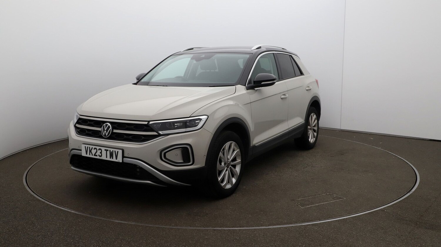 Used Volkswagen T-Roc for sale - 76809958: Photo 30