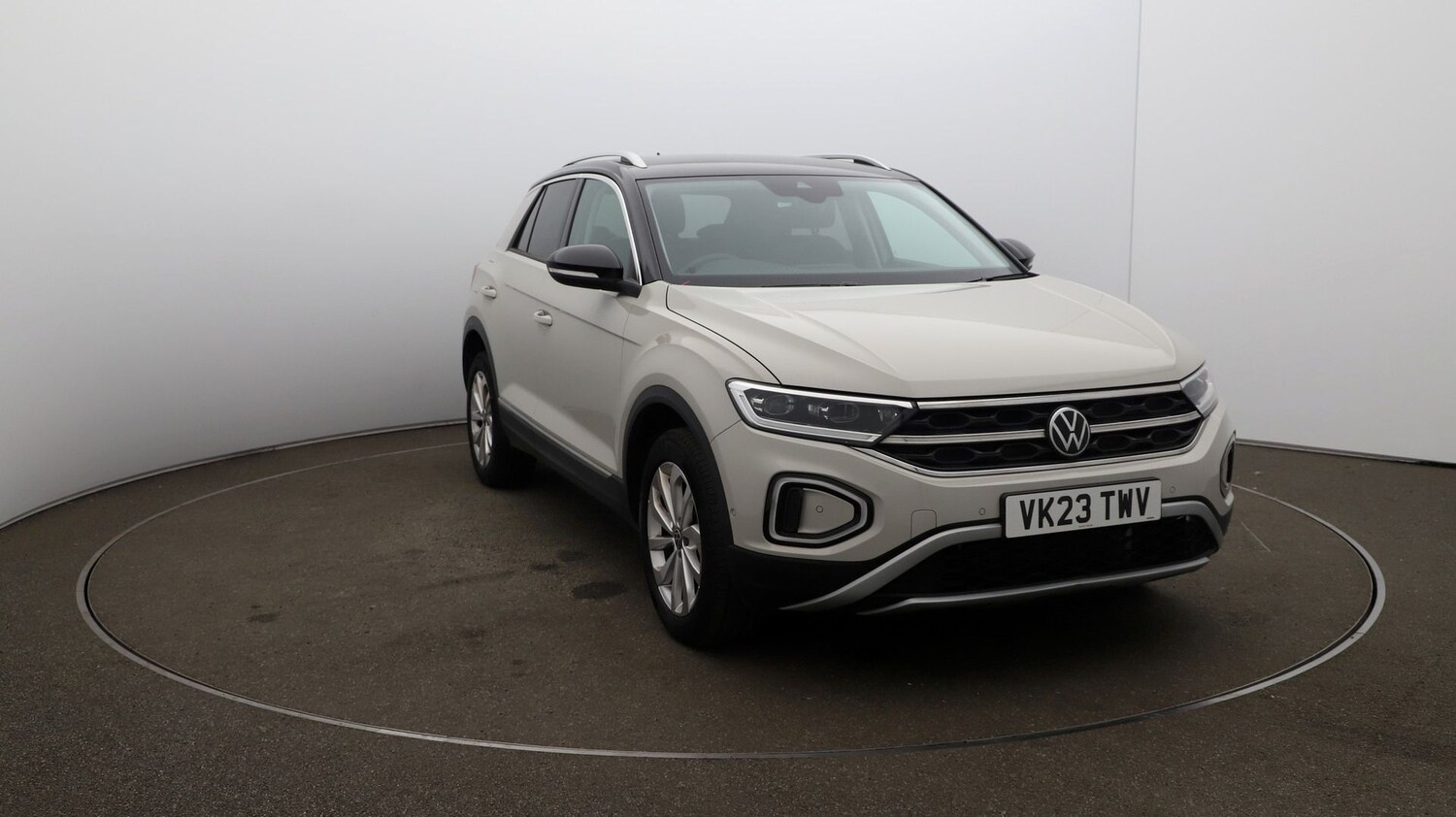 Used Volkswagen T-Roc for sale - 76809958: Photo 35