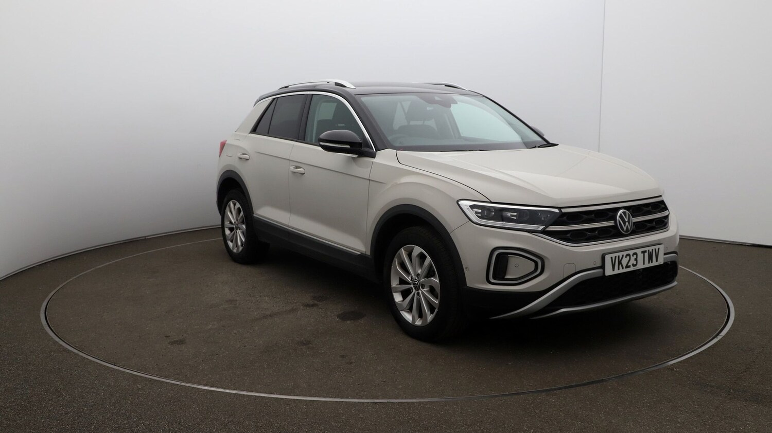 Used Volkswagen T-Roc for sale - 76809958: Photo 36