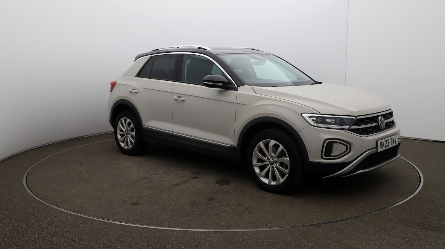 Used Volkswagen T-Roc for sale - 76809958: Photo 37