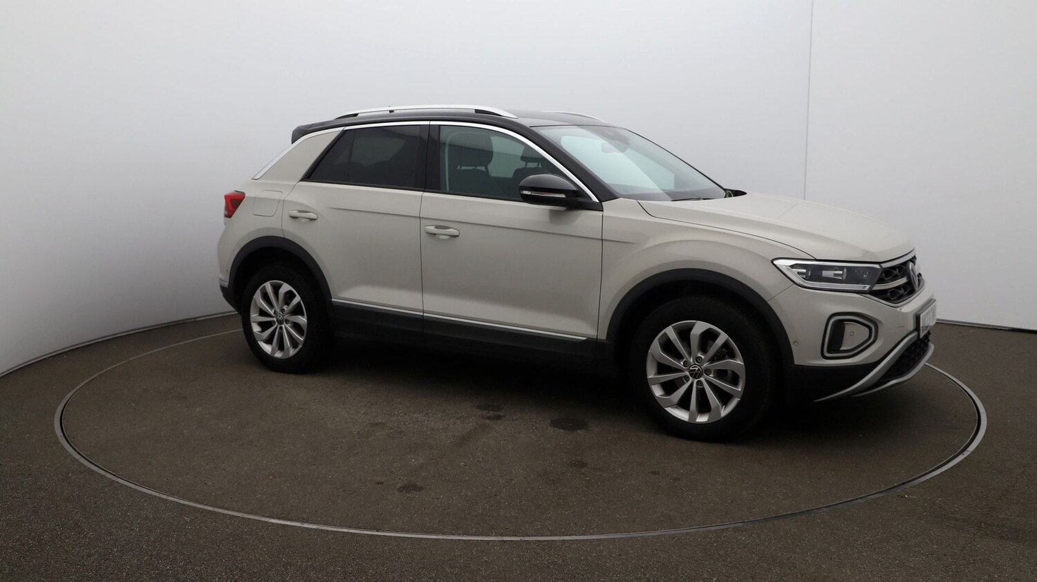 Used Volkswagen T-Roc for sale - 76809958: Photo 38