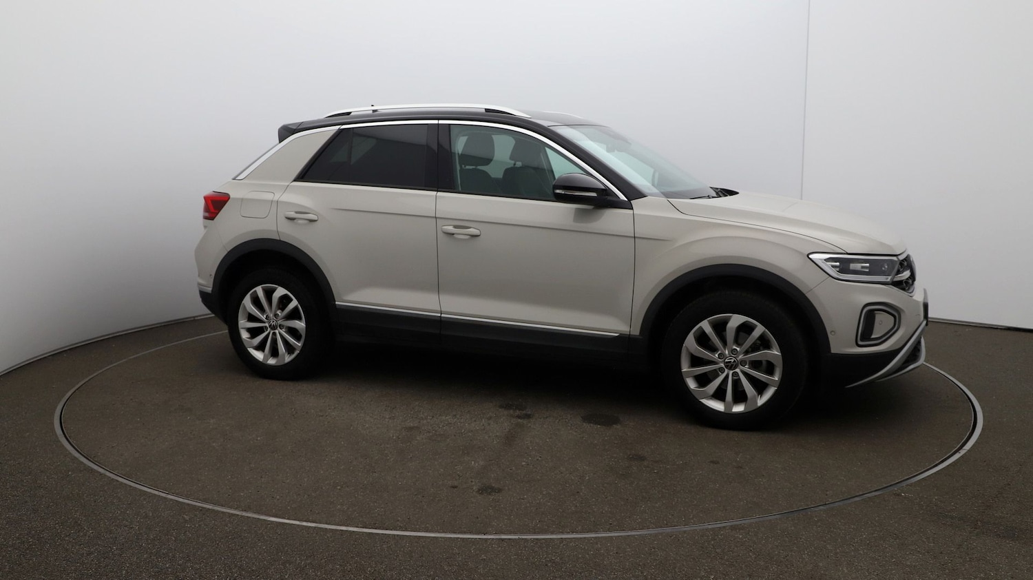 Used Volkswagen T-Roc for sale - 76809958: Photo 39