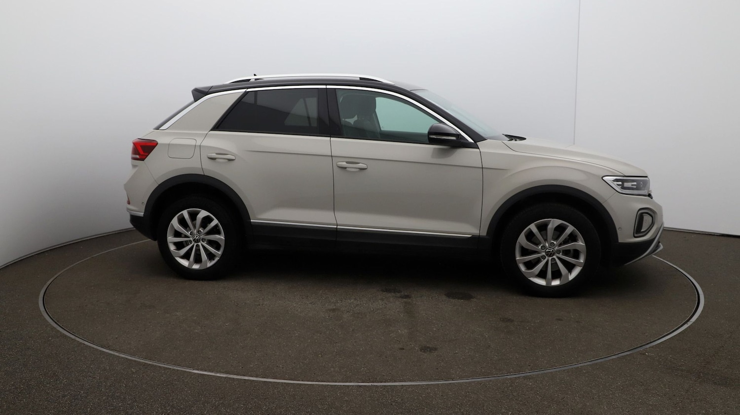 Used Volkswagen T-Roc for sale - 76809958: Photo 41
