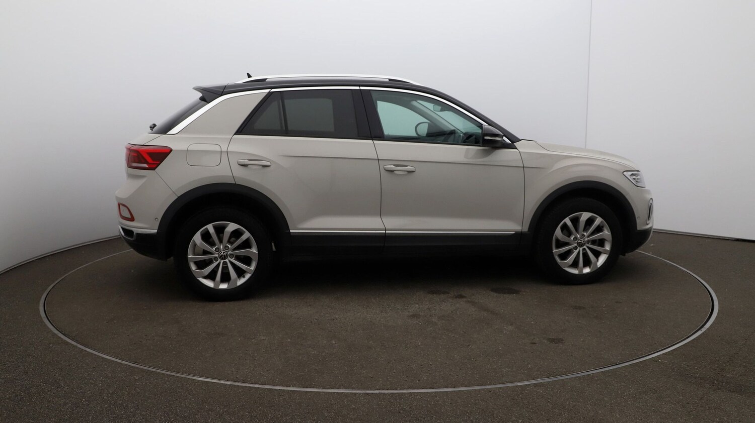 Used Volkswagen T-Roc for sale - 76809958: Photo 43