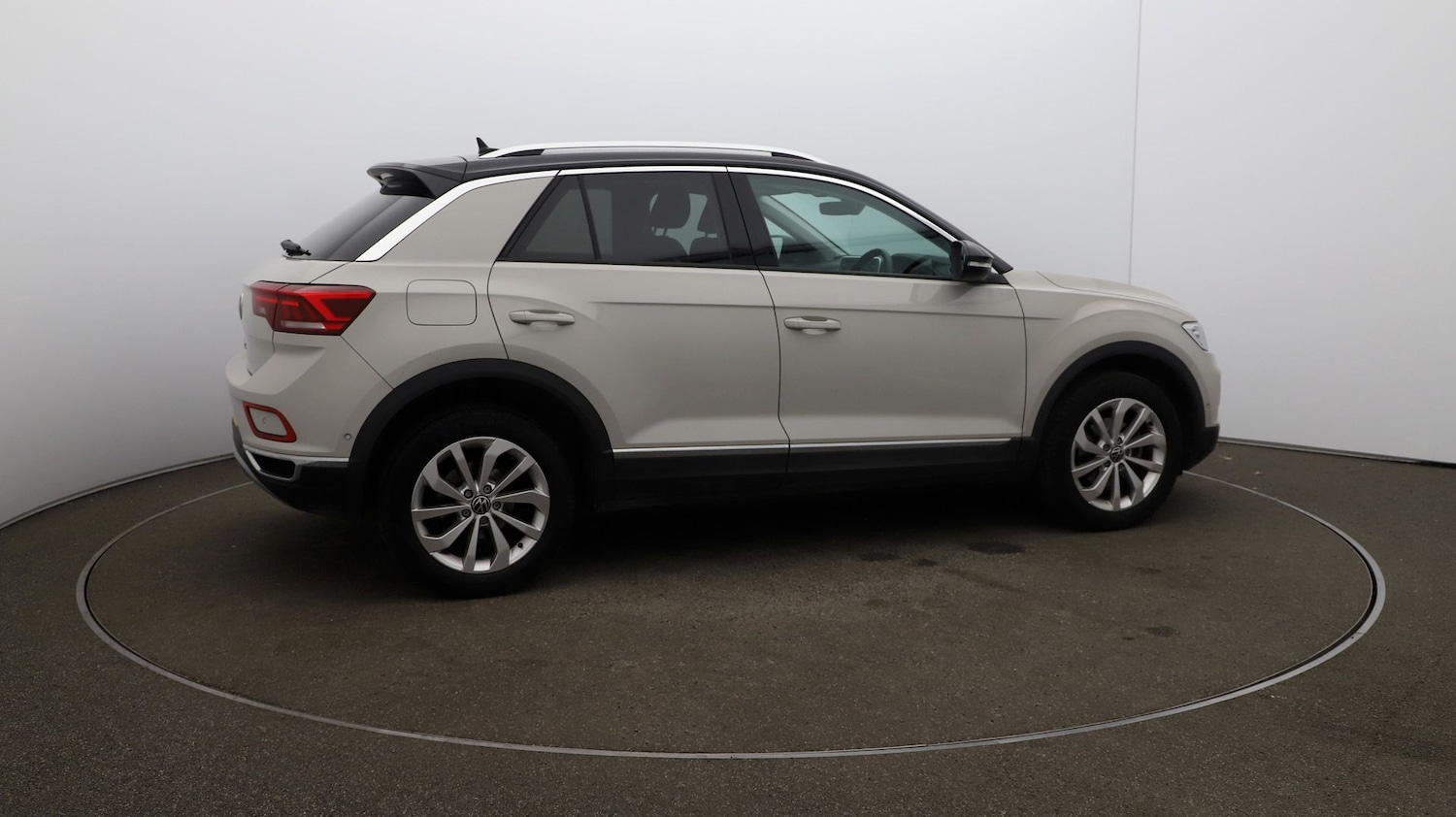 Used Volkswagen T-Roc for sale - 76809958: Photo 44