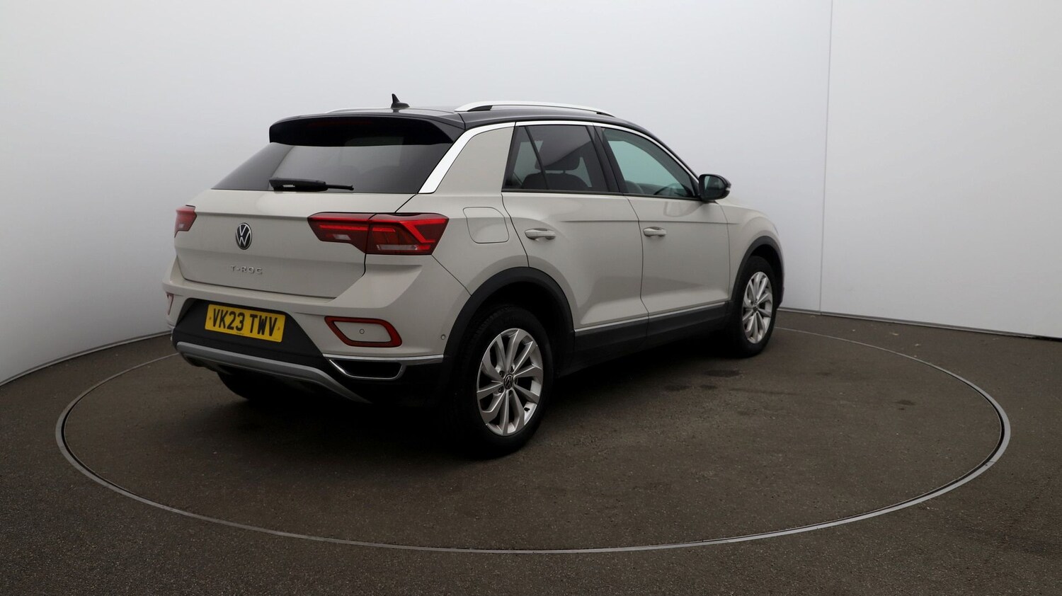 Used Volkswagen T-Roc for sale - 76809958: Photo 47