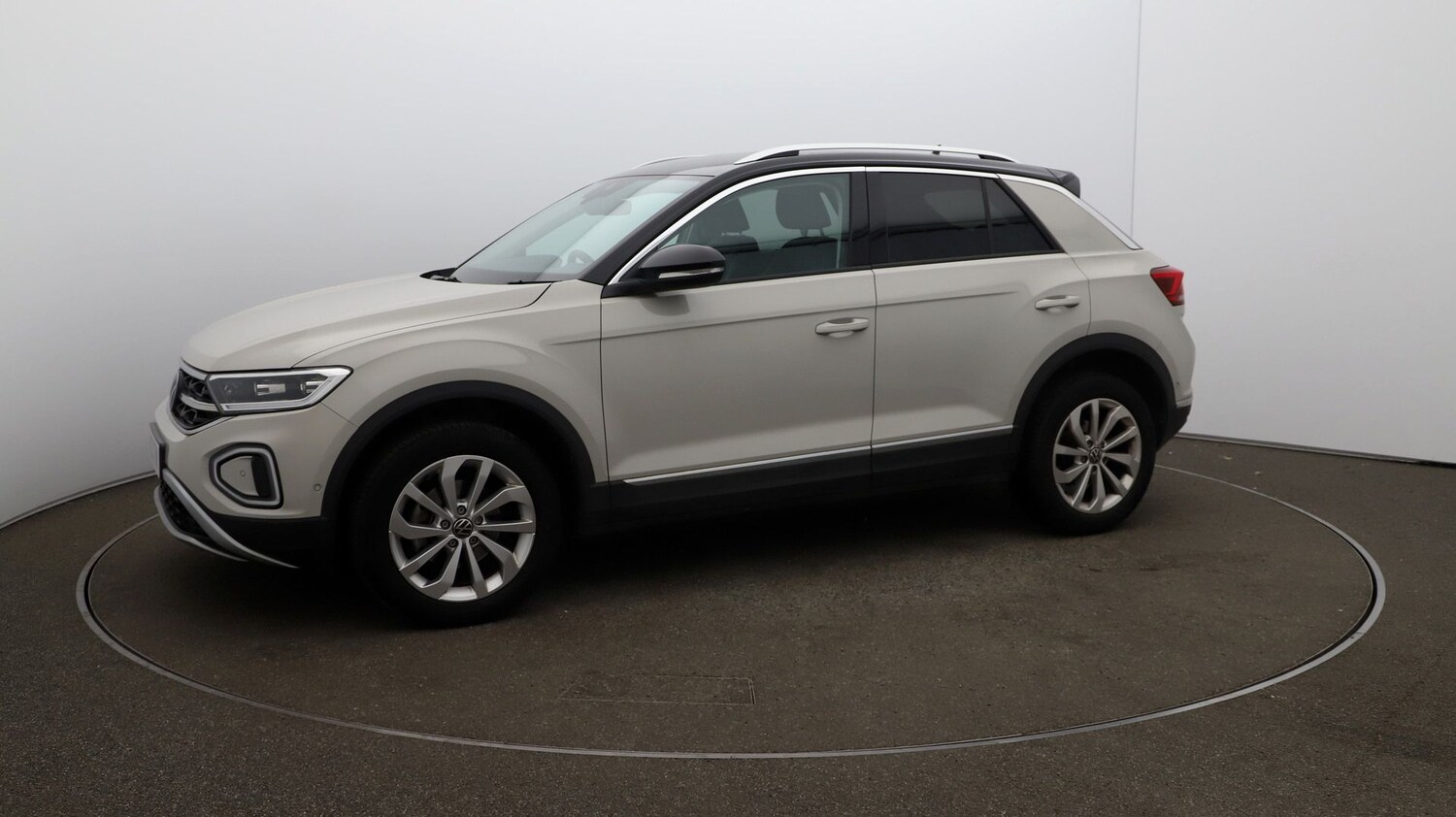 Used Volkswagen T-Roc for sale - 76809958: Photo 60