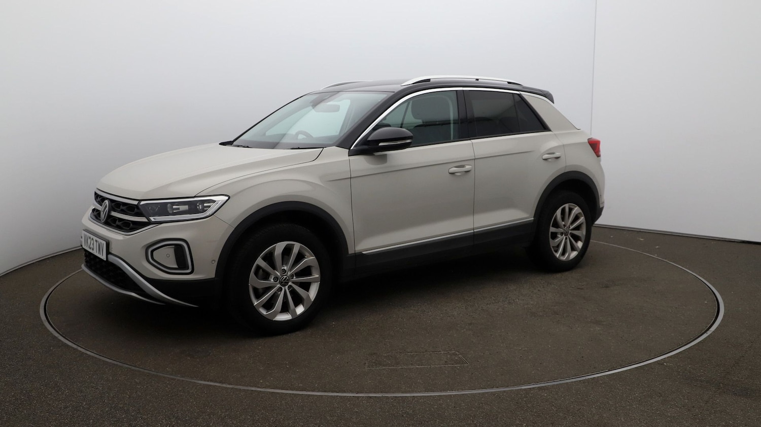 Used Volkswagen T-Roc for sale - 76809958: Photo 61