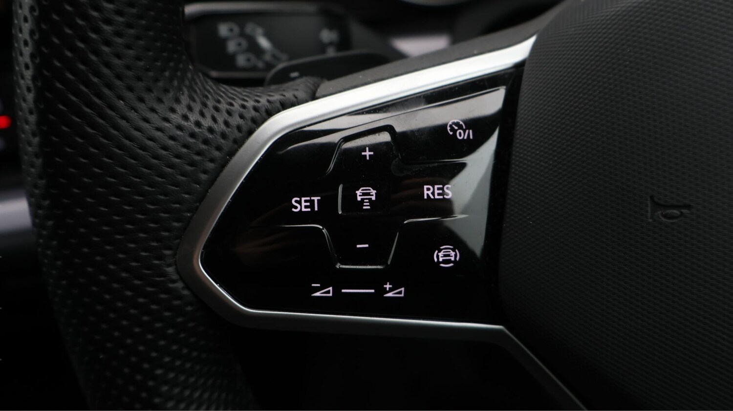 Used Volkswagen Touareg 2023 for sale - 77931432: Photo 21