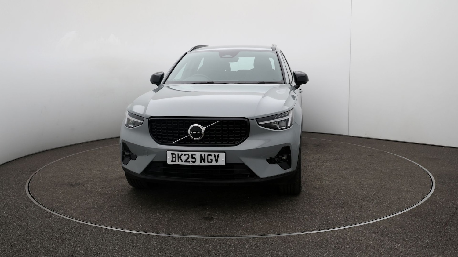 Used Volvo XC40 2025 for sale - 76810622: Photo 30