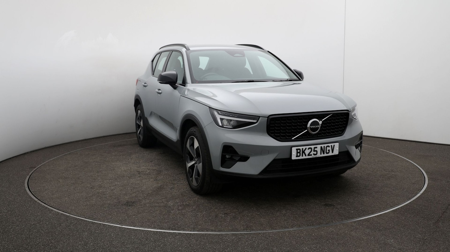 Used Volvo XC40 2025 for sale - 76810622: Photo 33