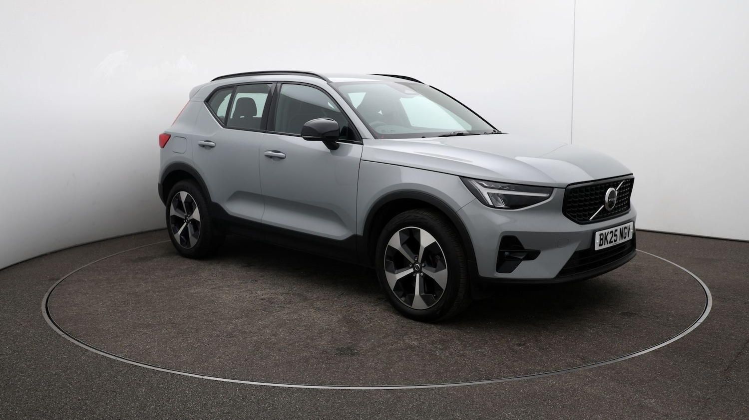 Used Volvo XC40 2025 for sale - 76810622: Photo 35