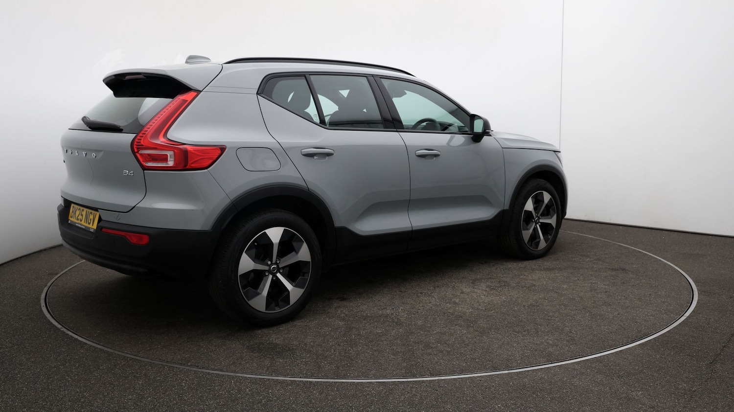 Used Volvo XC40 2025 for sale - 76810622: Photo 44