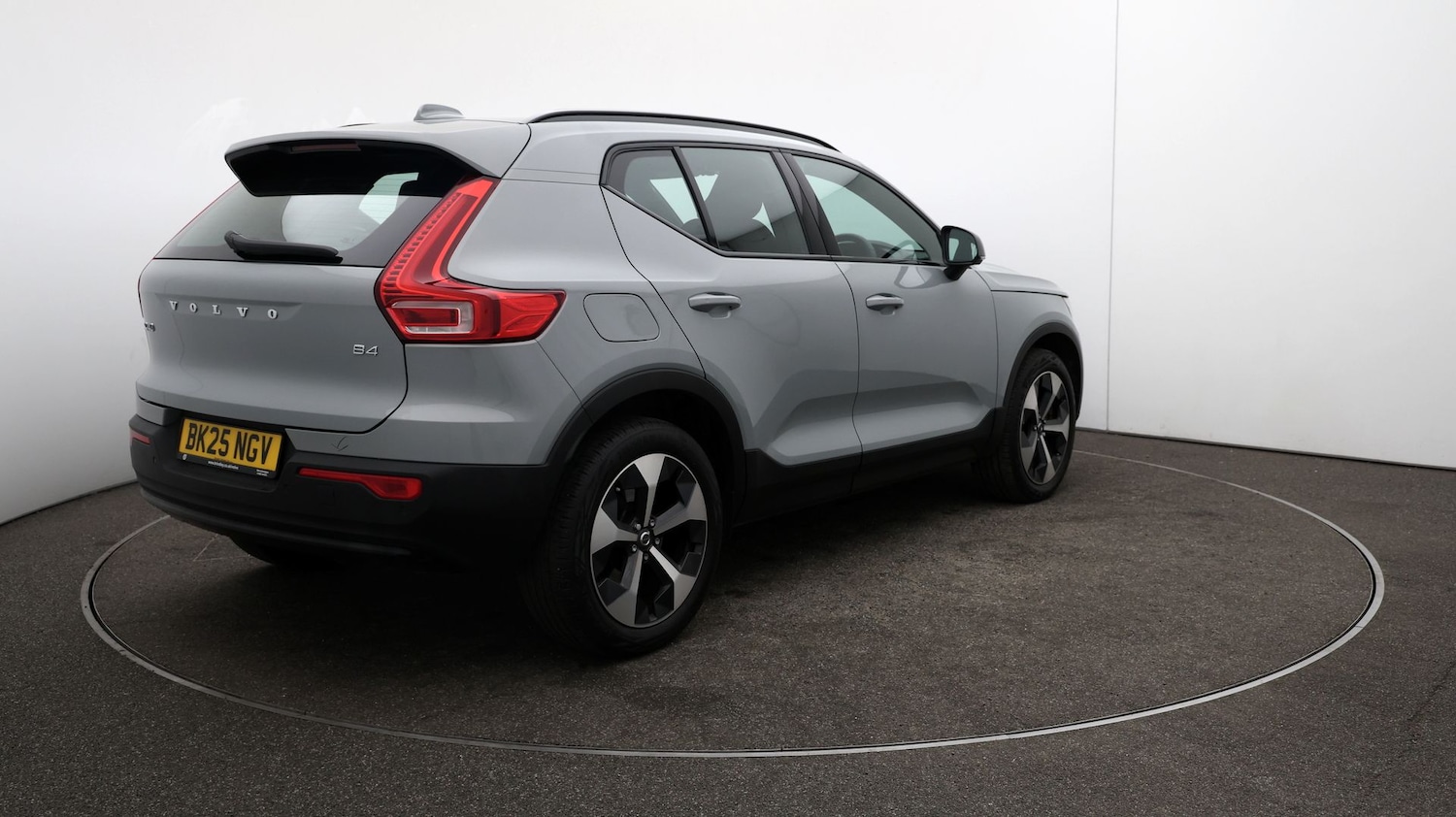 Used Volvo XC40 2025 for sale - 76810622: Photo 45