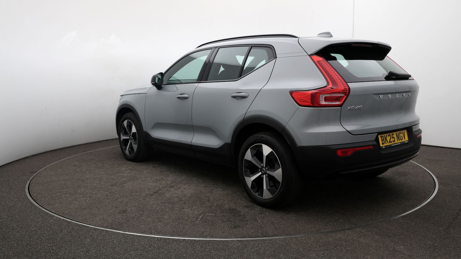 Used Volvo XC40 2025 for sale - 76810622: Photo 53