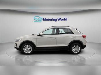 Used Volkswagen T-Roc 2023 for sale - 79340588: Photo