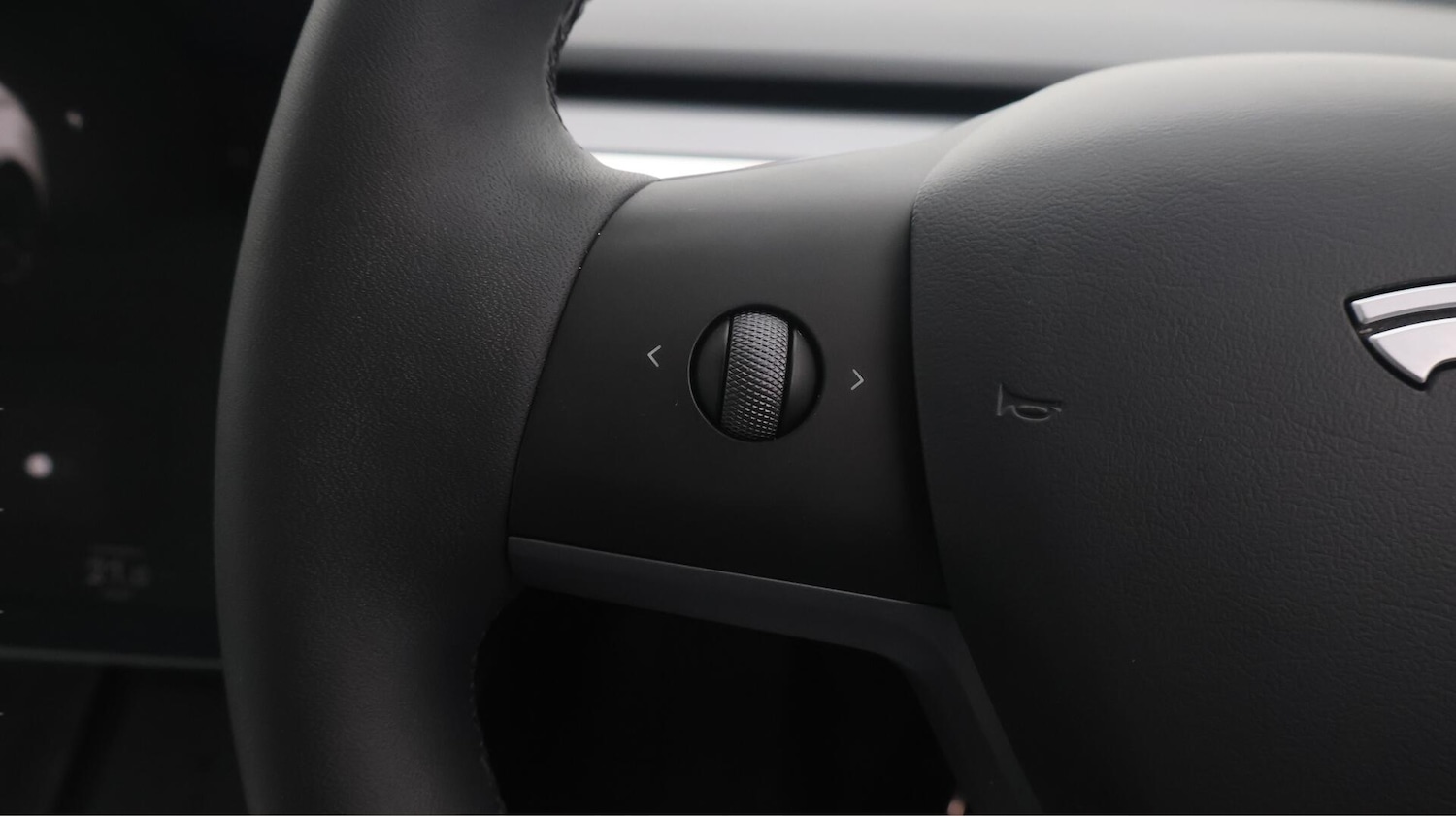 Used Tesla Model Y 2023 for sale - 76759647: Photo 25