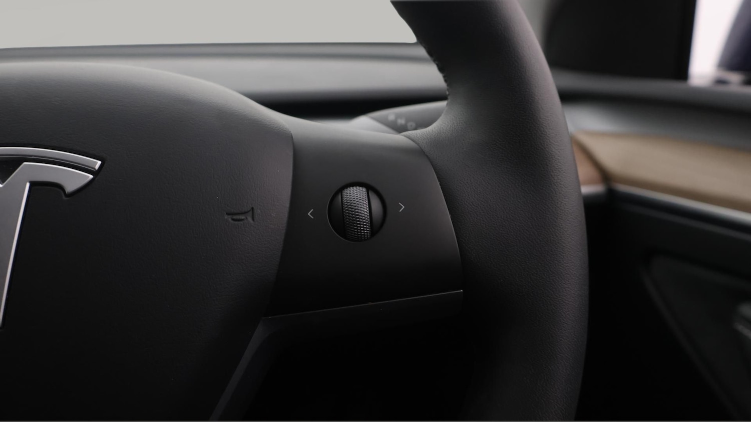 Used Tesla Model Y 2023 for sale - 77303997: Photo 24