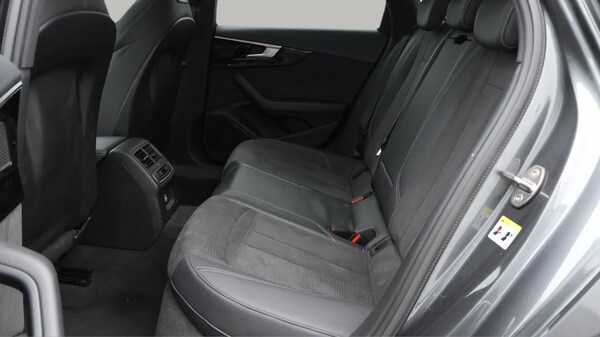 Used Audi A4 Avant 2022 for sale - 76228105: Photo 17