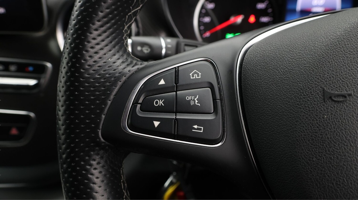 Used Mercedes-Benz V-Class 2023 for sale - 77872364: Photo 21