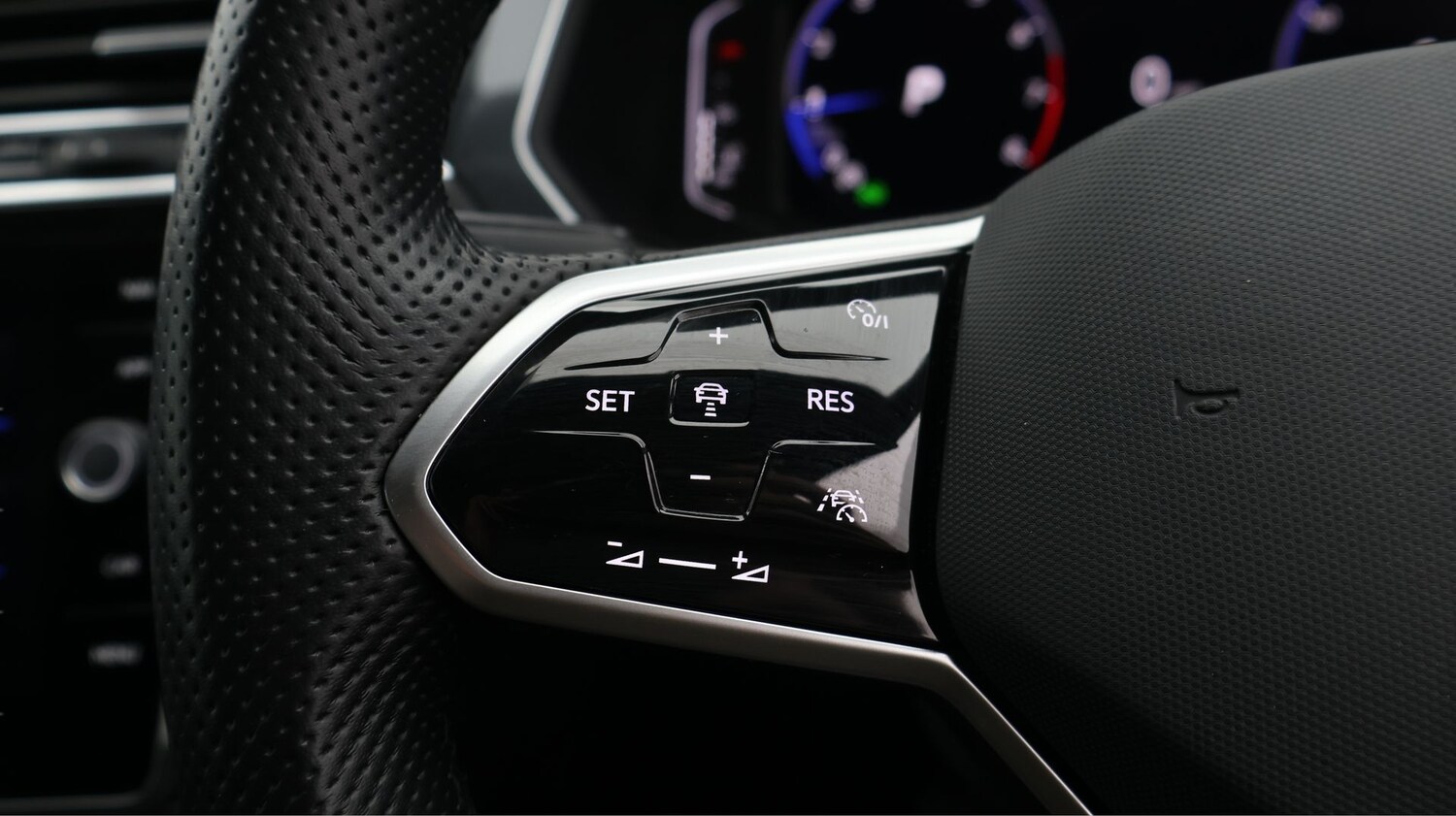 Used Volkswagen Tiguan for sale - 77831189: Photo 25