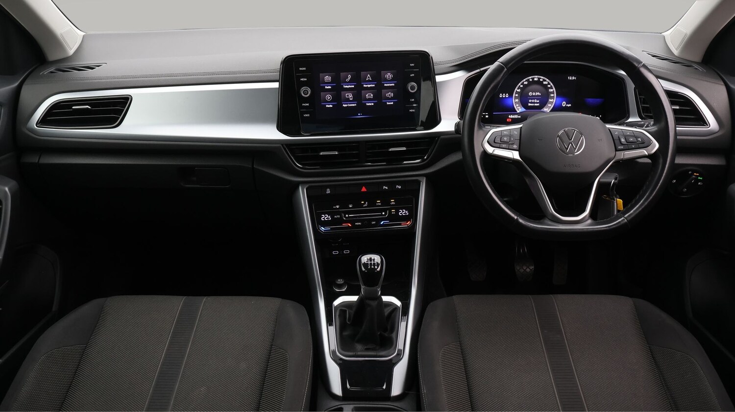 Used Volkswagen T-Roc 2023 for sale - 77745289: Photo 13