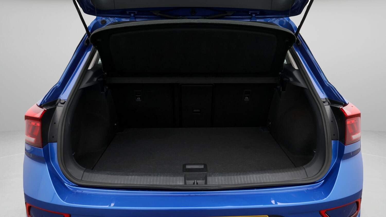 Used Volkswagen T-Roc 2023 for sale - 77745289: Photo 17