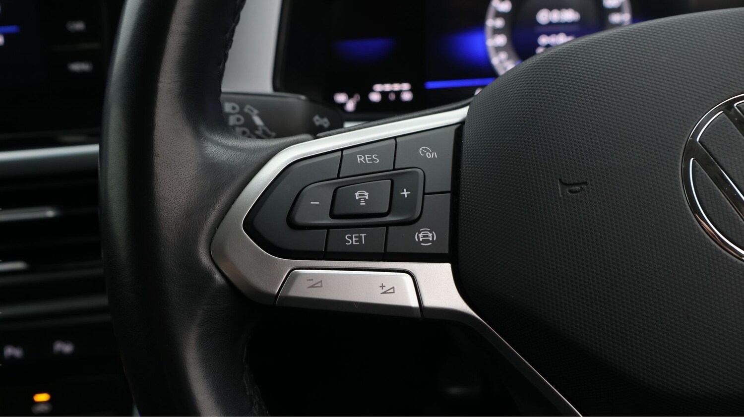 Used Volkswagen T-Roc 2023 for sale - 77745289: Photo 21