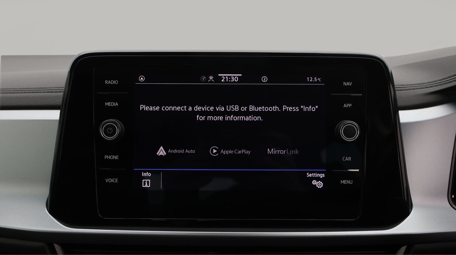 Used Volkswagen T-Roc 2023 for sale - 77745289: Photo 23