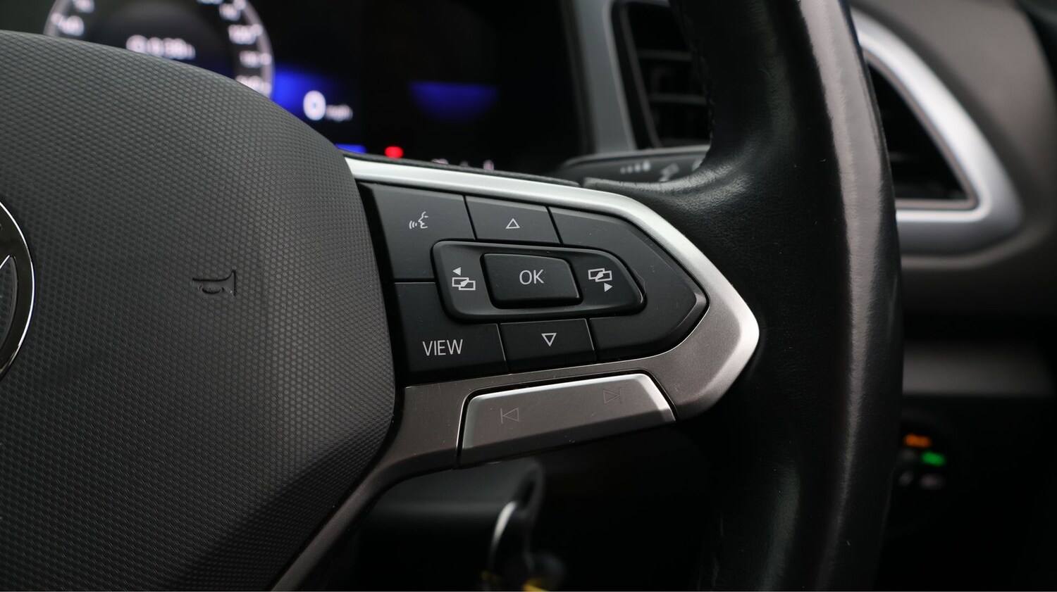 Used Volkswagen T-Roc 2023 for sale - 77745289: Photo 24