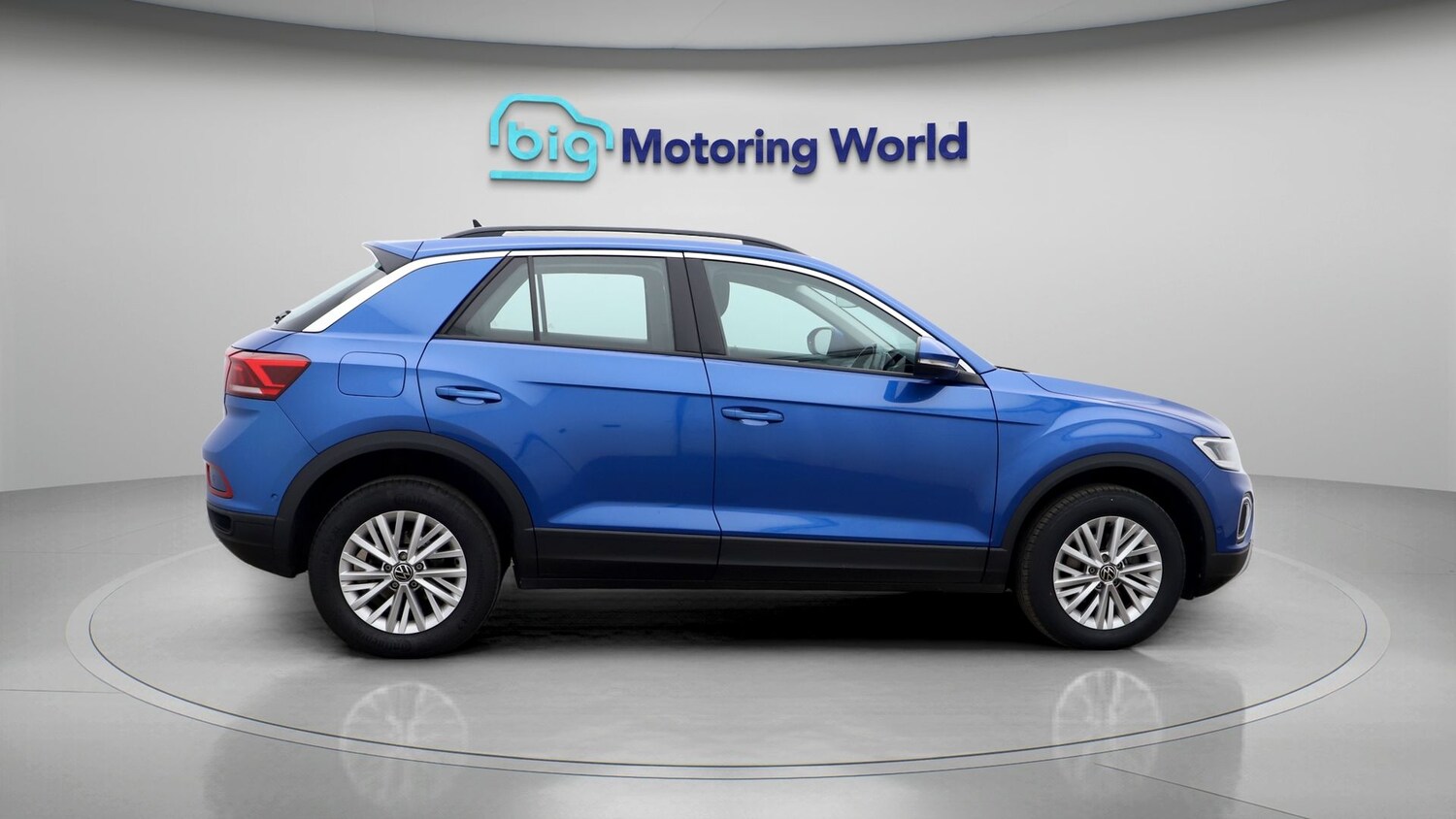 Used Volkswagen T-Roc 2023 for sale - 77745289: Photo 8