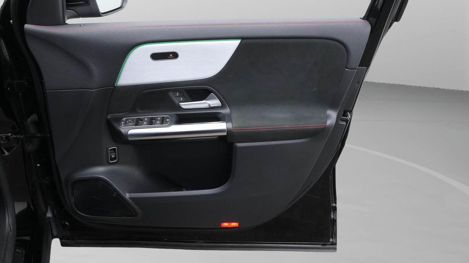 Used Mercedes-Benz EQA 2021 for sale - 76573127: Photo 16