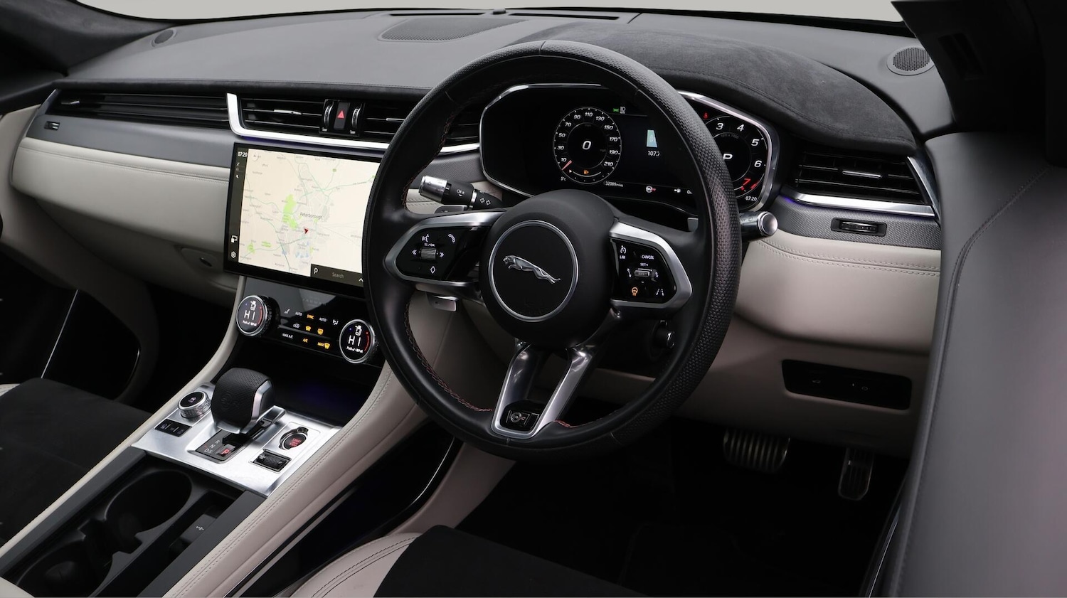 Used Jaguar F-Pace 2021 for sale - 76644543: Photo 10