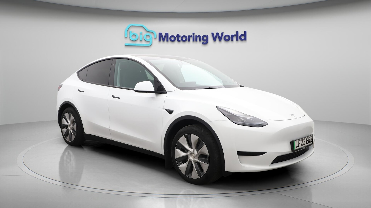Used Tesla Model Y 2023 for sale - 76539085: Photo 2