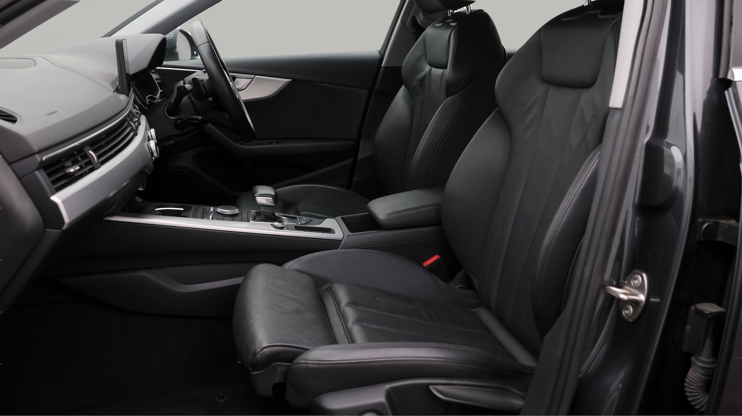 Used Audi A4 Avant 2019 for sale - 77662402: Photo 14