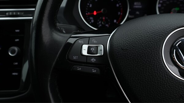 Used Volkswagen Tiguan 2020 for sale - 75770034: Photo 41