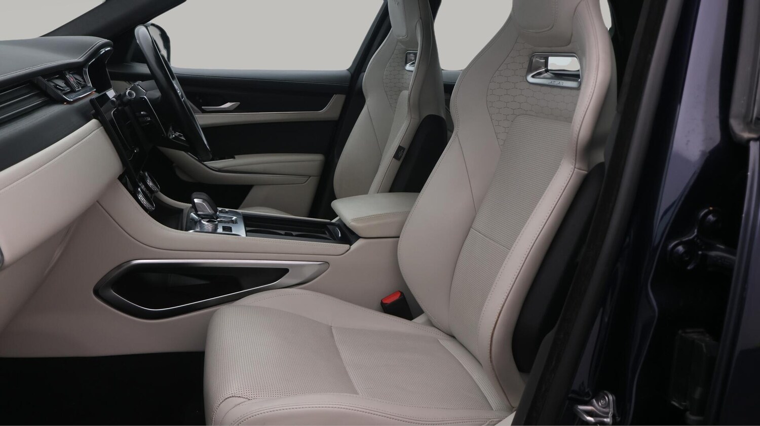 Used Jaguar F-Pace 2022 for sale - 76538815: Photo 15