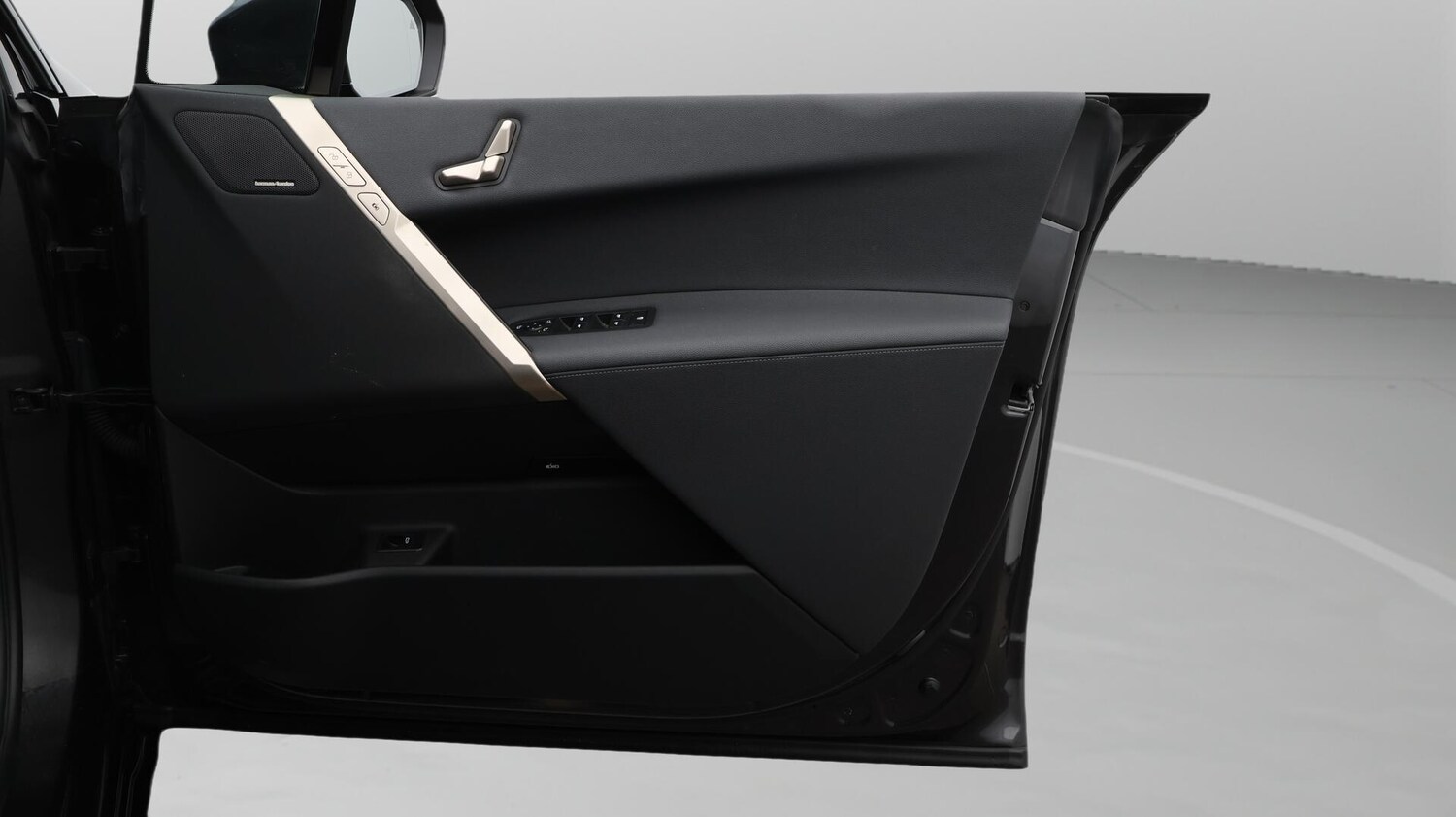 Used BMW iX 2022 for sale - 76607890: Photo 16