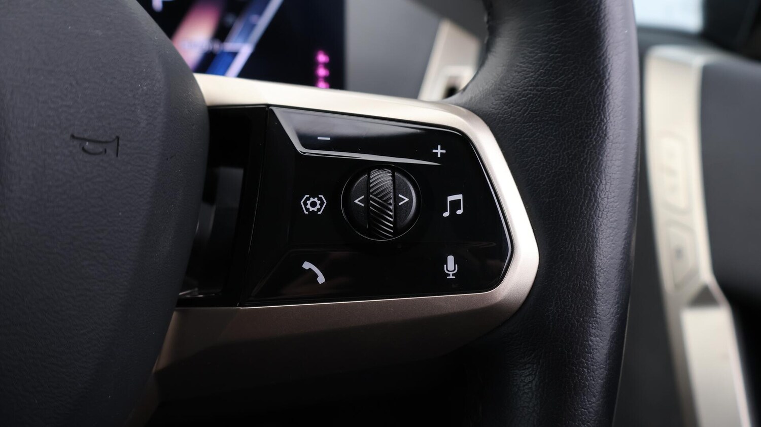 Used BMW iX 2022 for sale - 76607890: Photo 30