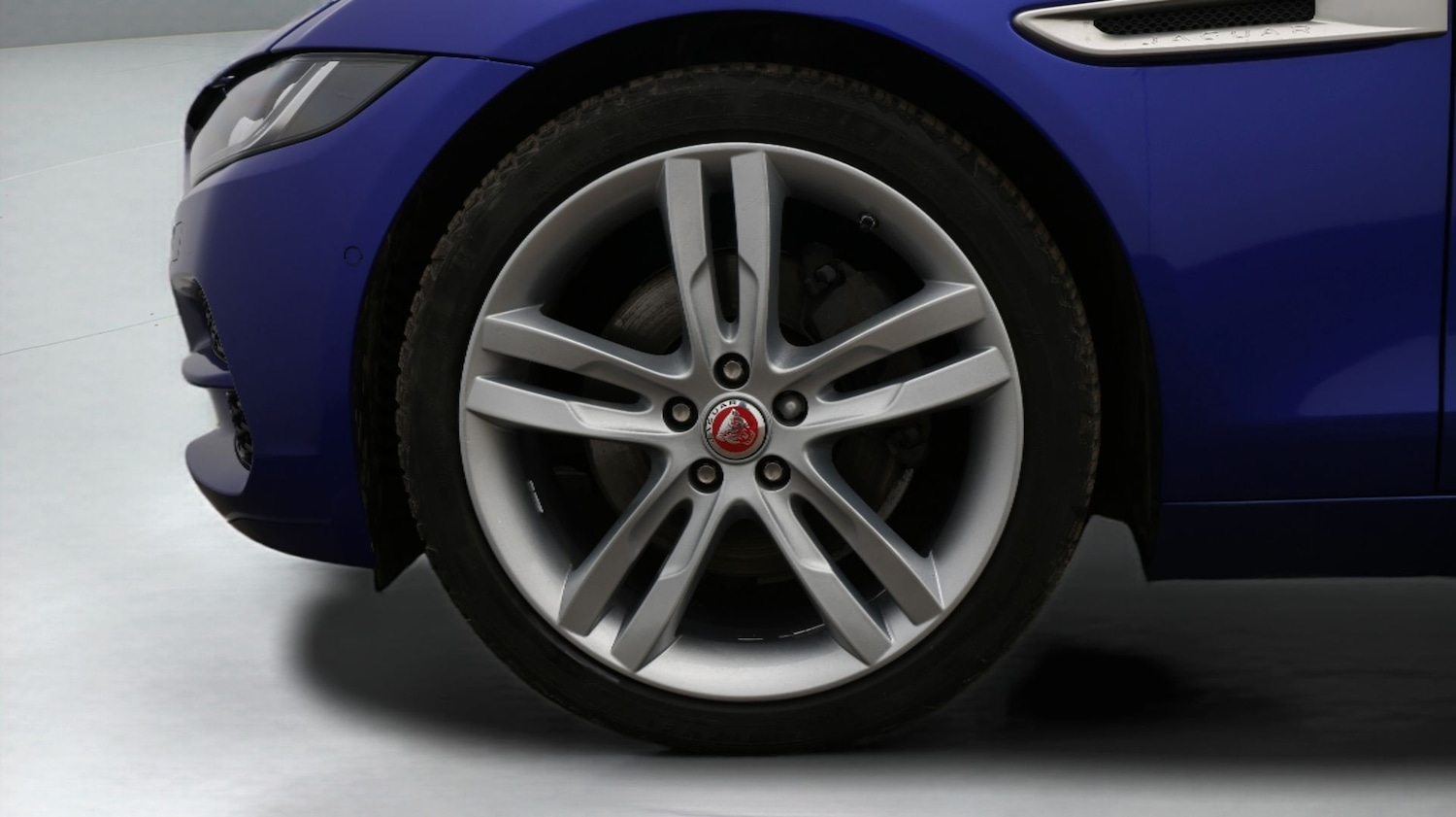 Used Jaguar XE 2020 for sale - 77760385: Photo 18