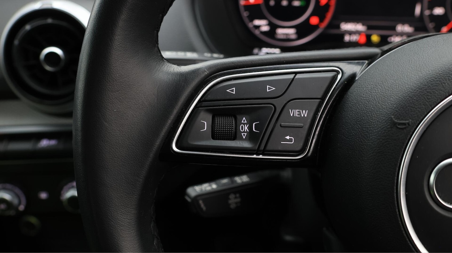 Used Audi Q2 for sale - 76473416: Photo 24