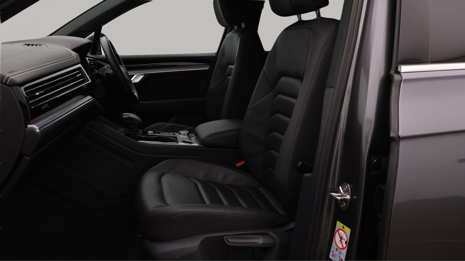 Used Volkswagen Touareg 2023 for sale - 77701192: Photo 14