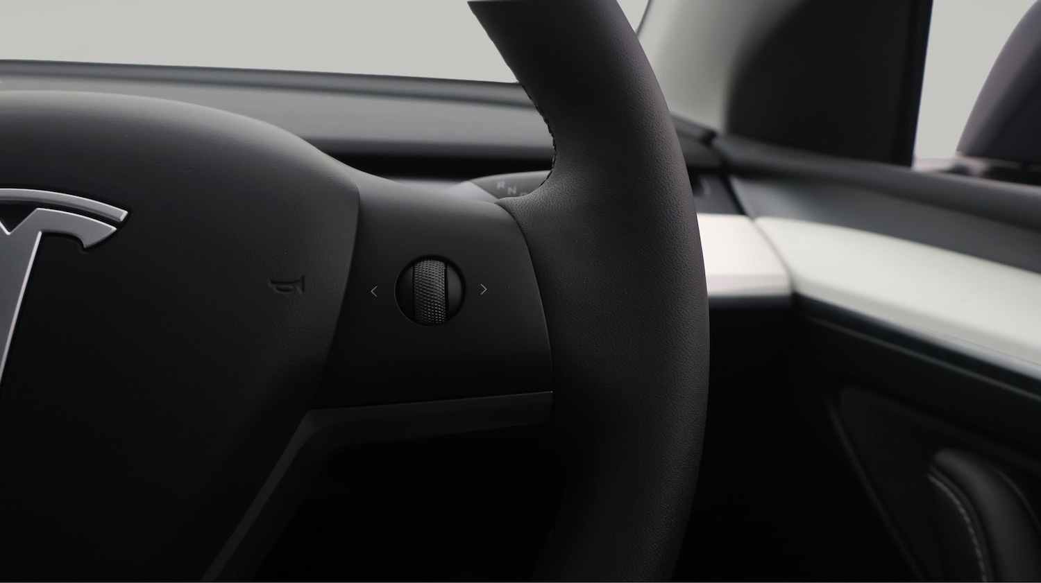 Used Tesla Model Y 2023 for sale - 77385000: Photo 21